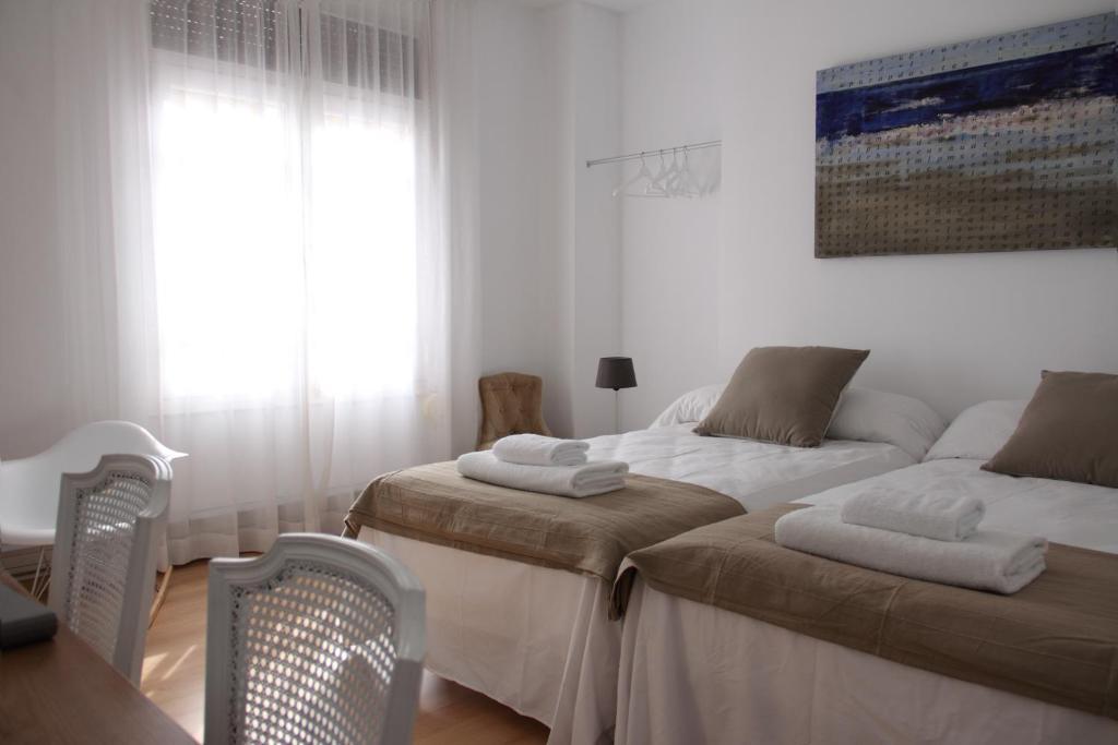 7 Moons B&B Valencia Room photo